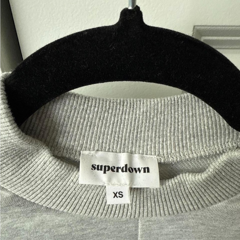 Superdown Gray Twist Front Cropped Sweatshirt - image 5